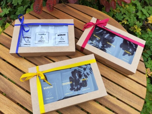 lubinų kavos degustacinis rinkinys. Dėzutėje po tris skirtingus skonius original, wurzig, tonka ir espresso kavos pakeliai 3 x40 gramų.